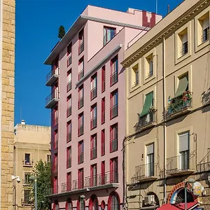 https://apartaments-reial-1.top-hotels-tarragona.com